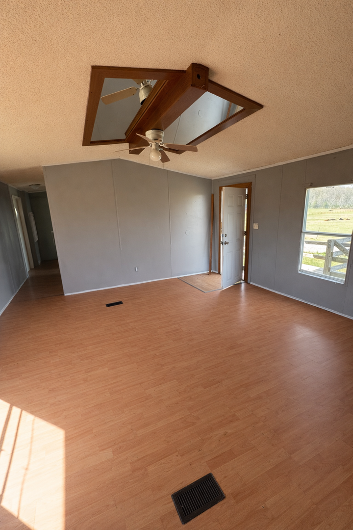 Ward House: 125 Old Red Rd