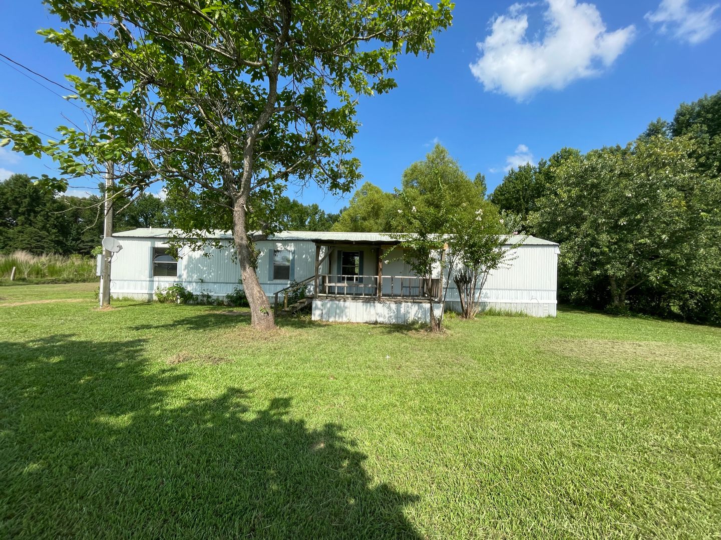 Lonoke House: 345 Joyner Loop