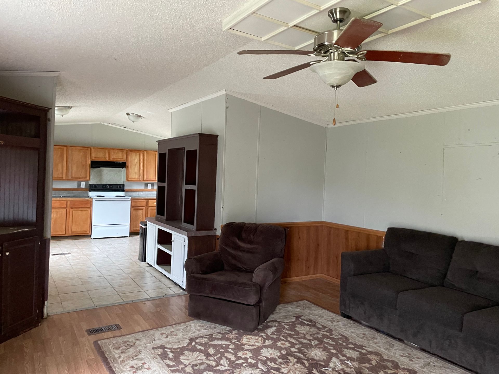 Ward Apartment: 395 Pigeon Rd