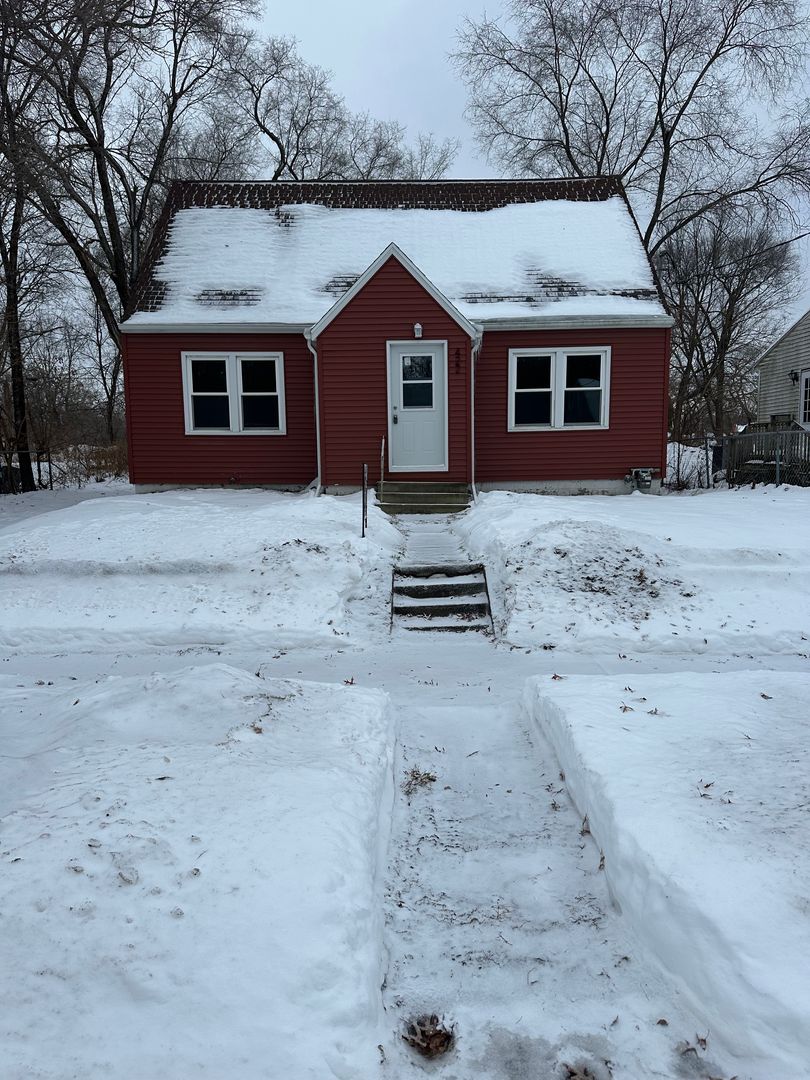 Waterloo House: 422 Ricker St.