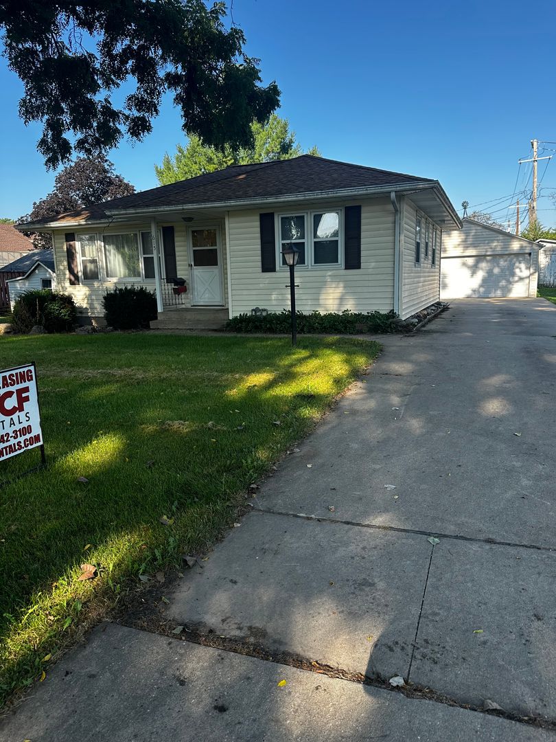 Cedar Falls House: 615 College St.