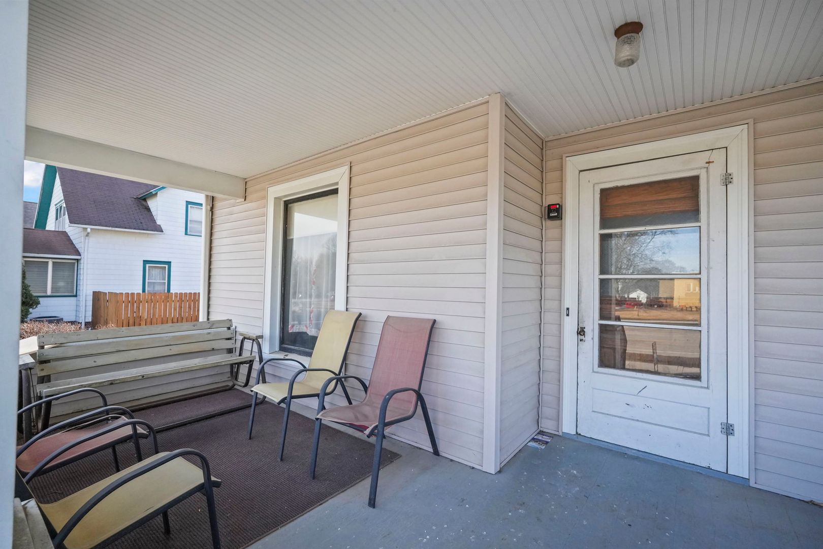 Cedar Falls Apartment: 1407, 1409, 1411 Main St