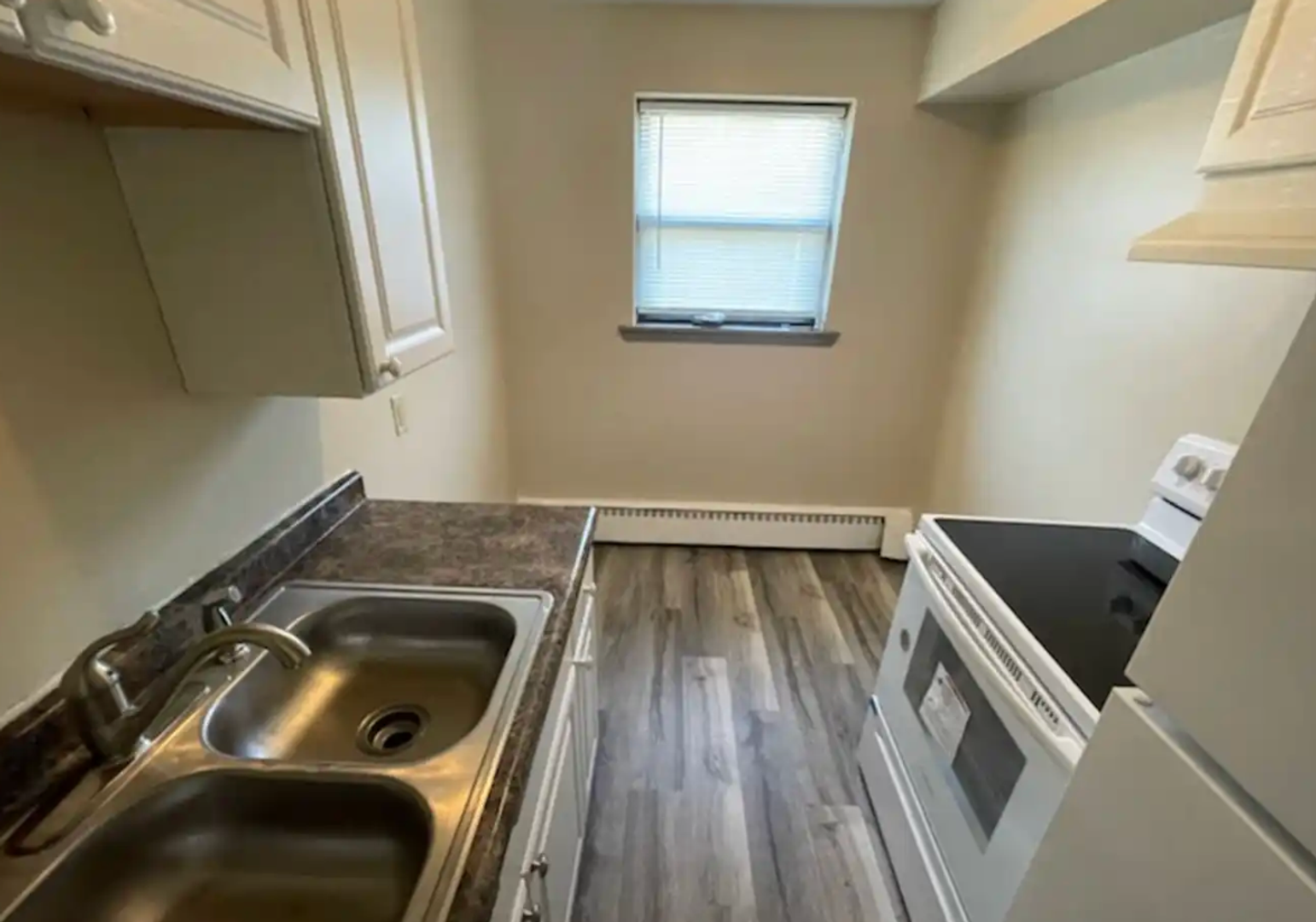 Saint Paul Apartment: 905/1447/1721/1651 7th Street