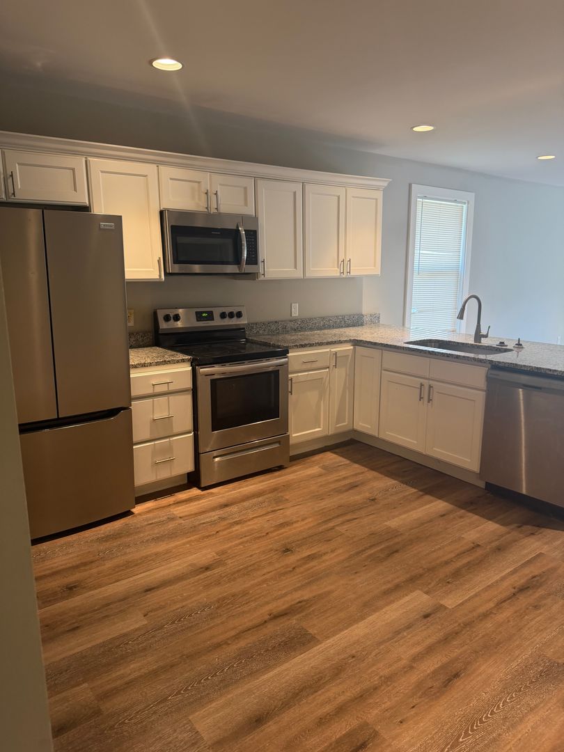 Chattanooga House: 5325 Lee Ave