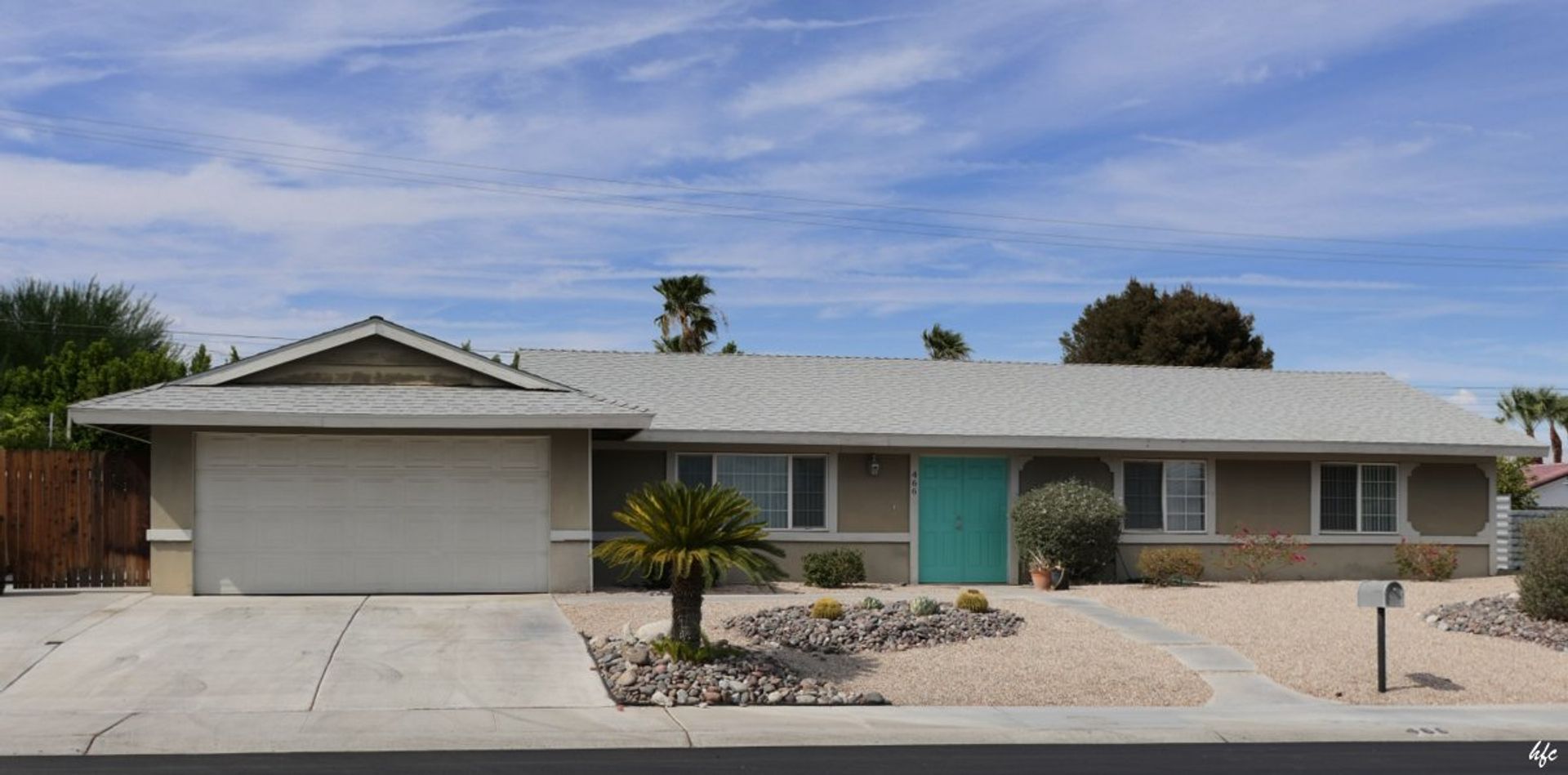 Palm Springs House: 466 E. Molino Rd