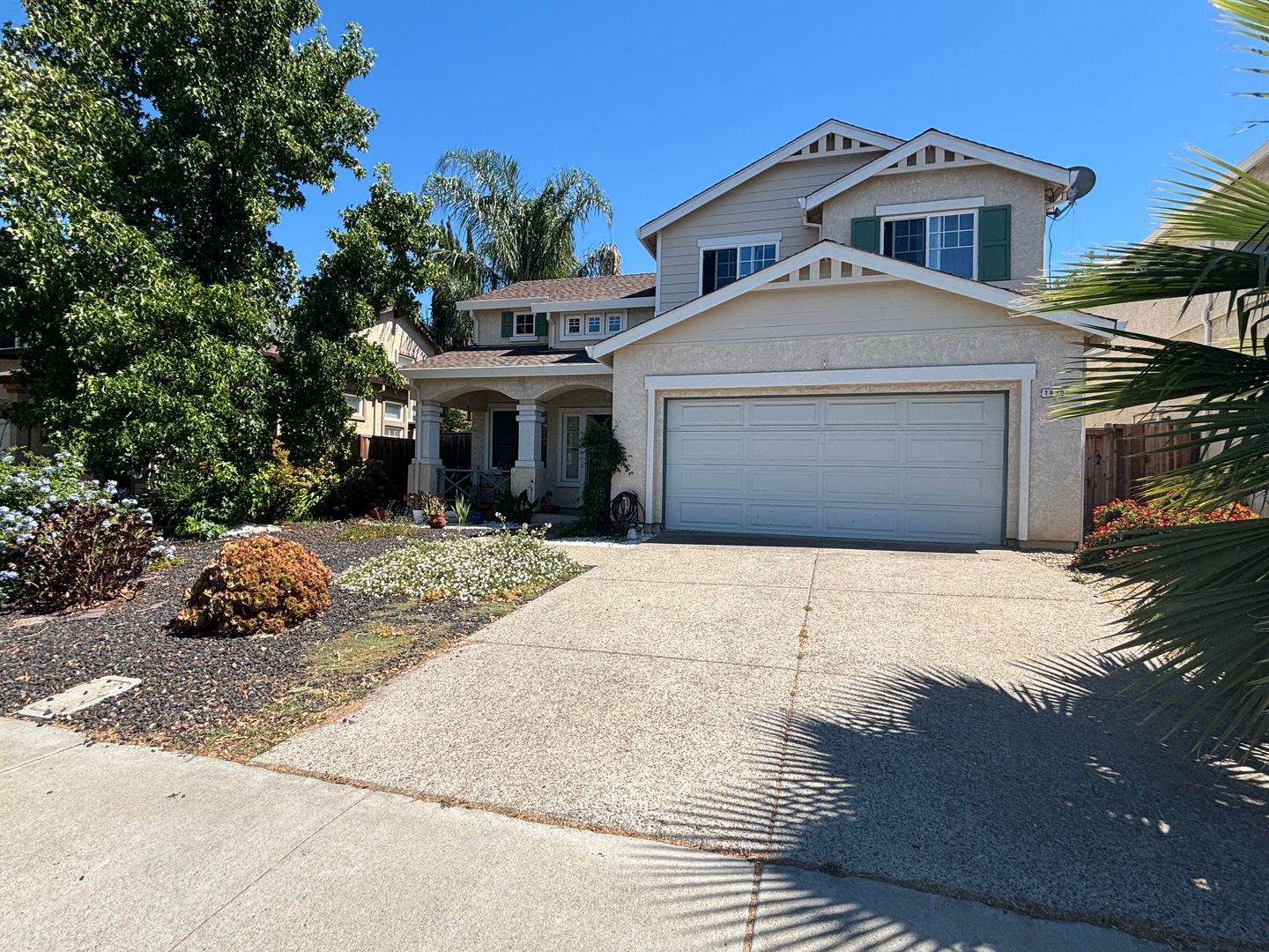 Brentwood House: 1830 Highland Way