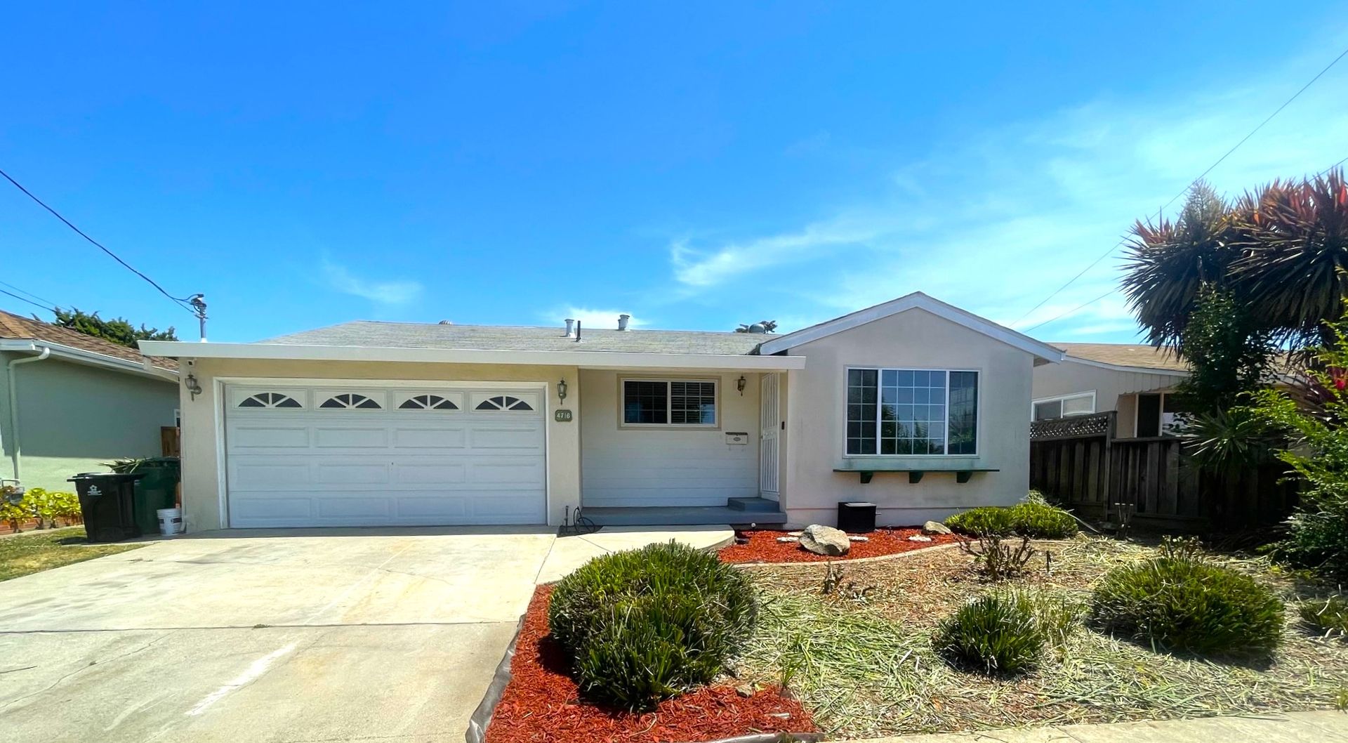 Fremont House: 4716 Portola Dr