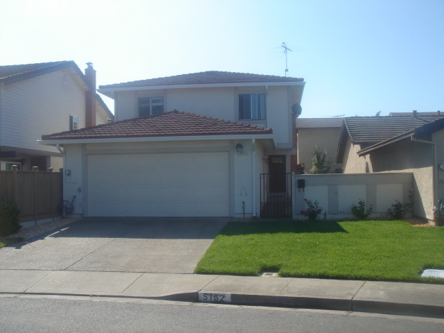Newark House: 5162 Bolton Place