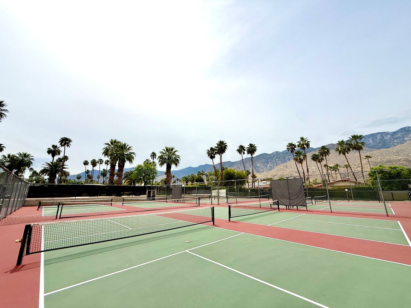 Palm Springs Condo: 1655 E Palm Canyon Dr #511