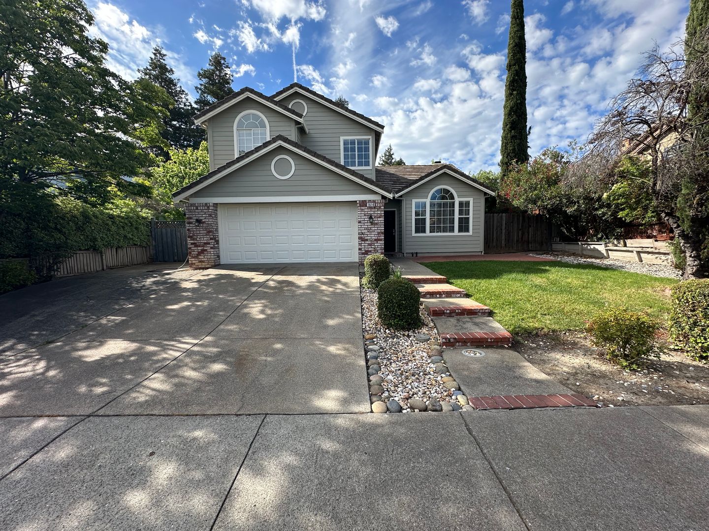 Antioch House: 1614 Mount Silliman Way