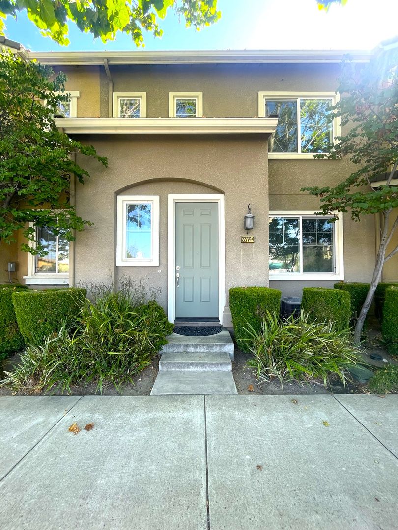 Hayward House: 22774 Amador St Unit 4
