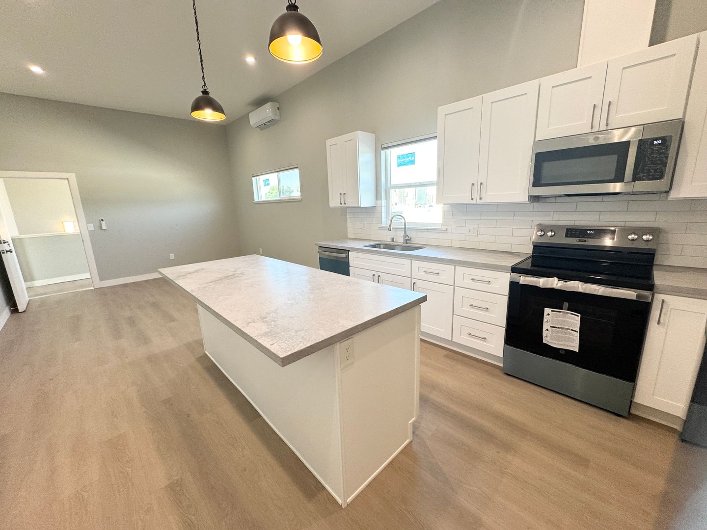 Livermore House: 223 South K Street