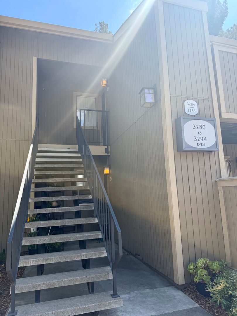 Fremont House: 3284 Red Cedar Ter