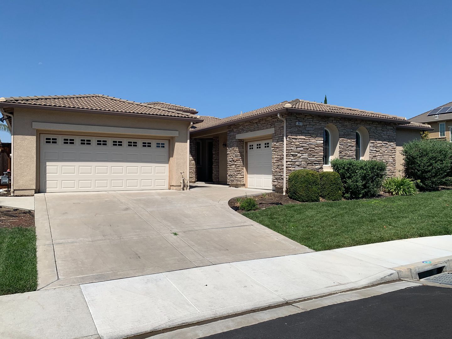 Brentwood House: 2977 Blumen Ave