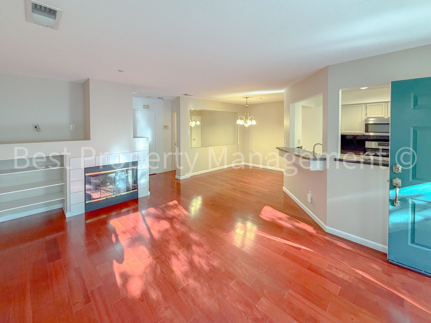 San Jose Townhome: 32 Torregata Loop