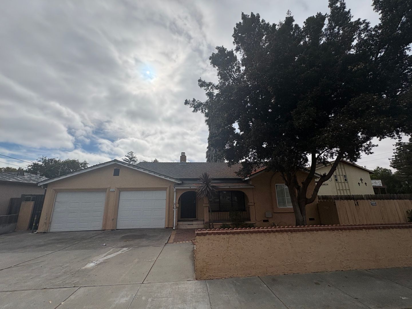 Newark House: 6298 Dairy Ave.