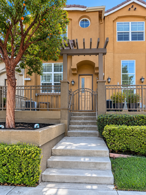 Beautiful 2-Bedroom, 2.5-Bath Fremont Townhome with Attached Garage – photo 1