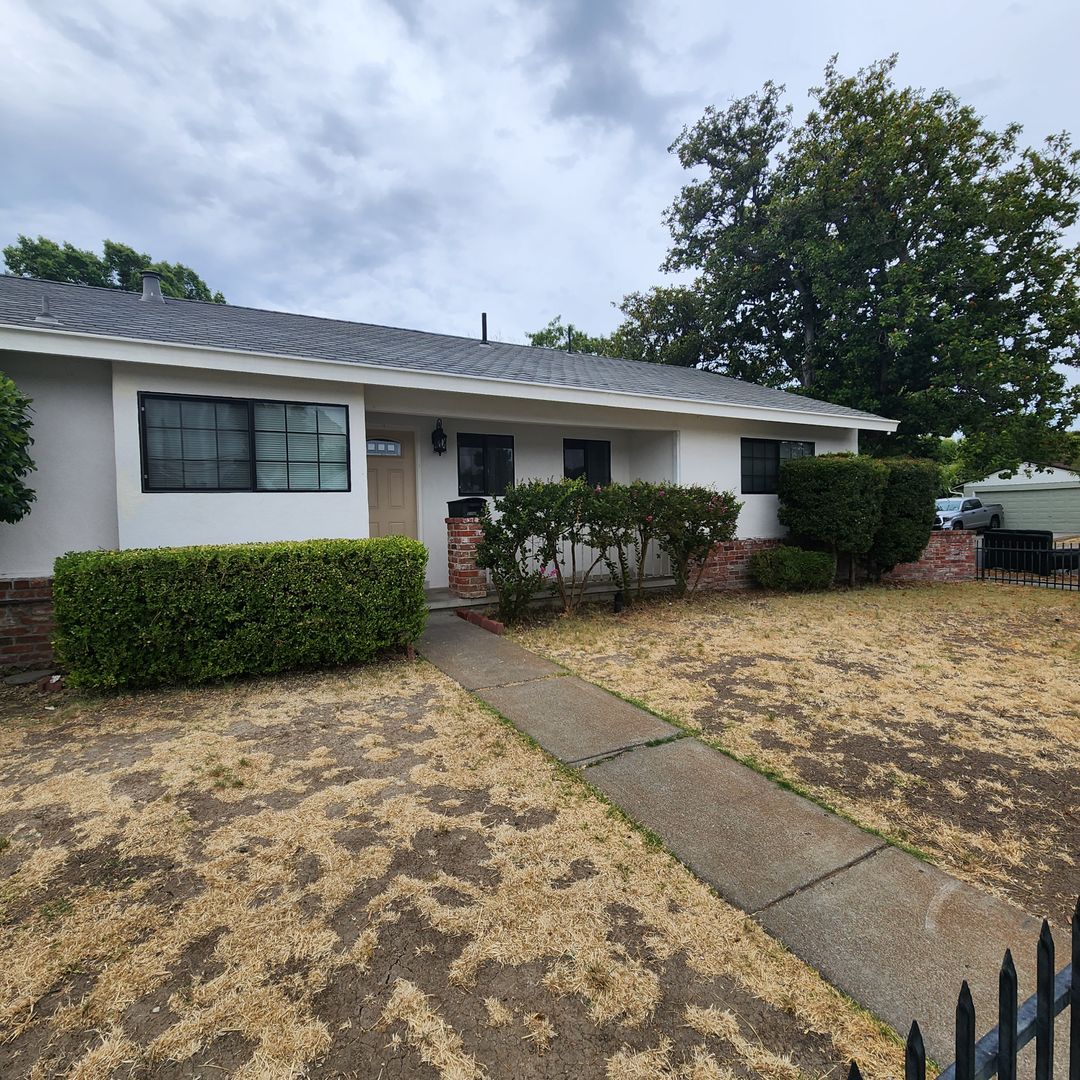 Concord House: 1193 Tilson Dr