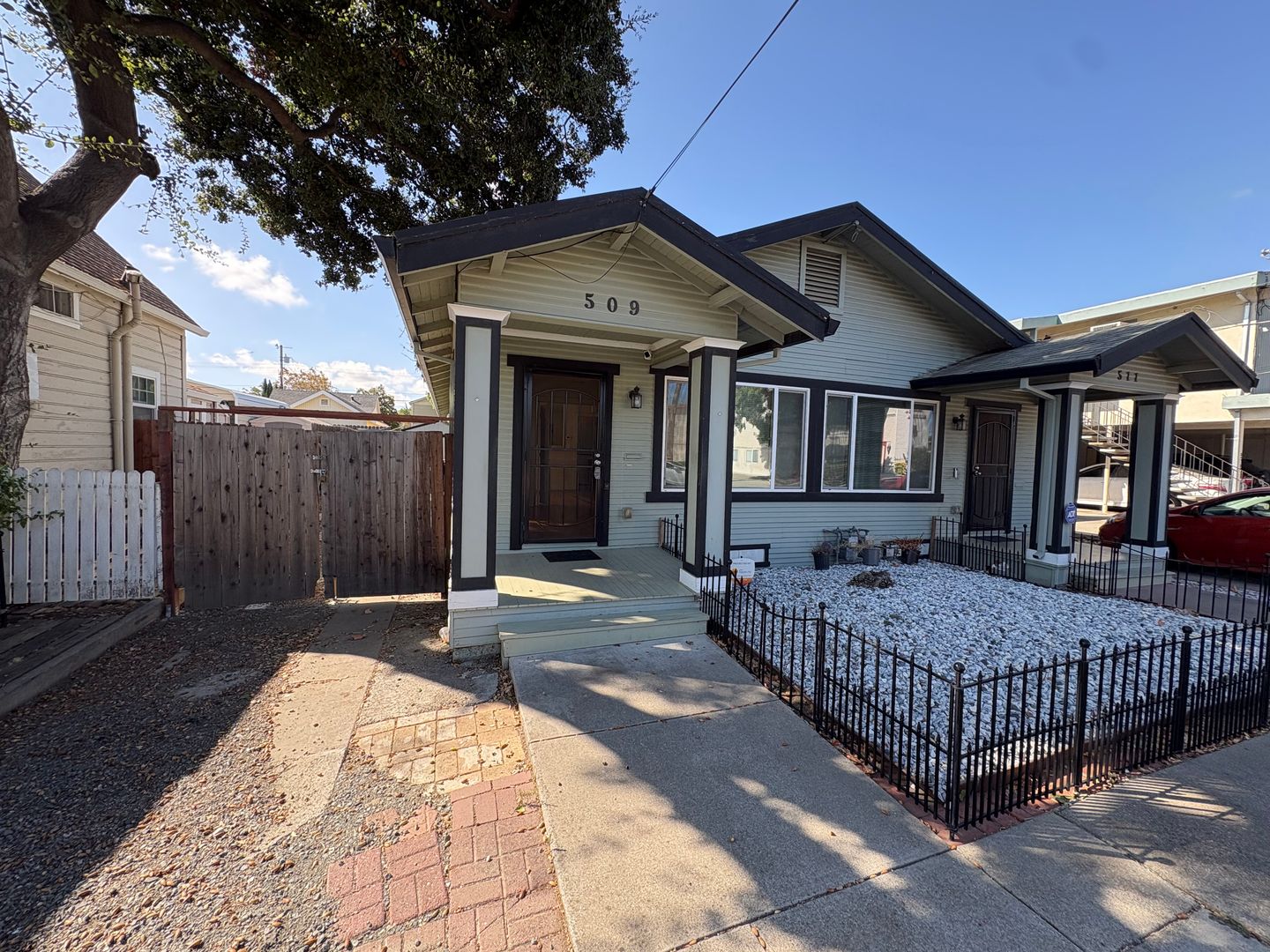 Antioch House: 509 W 6th St