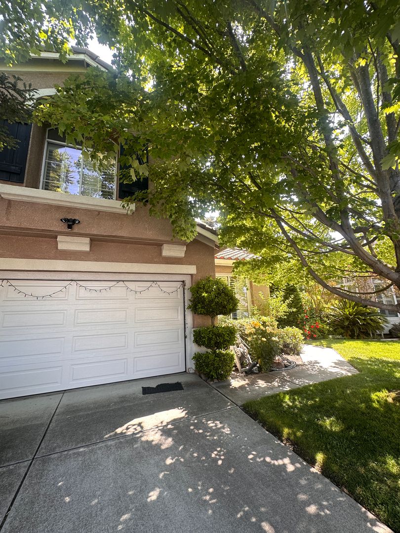 Pleasanton House: 3718 Angus Way