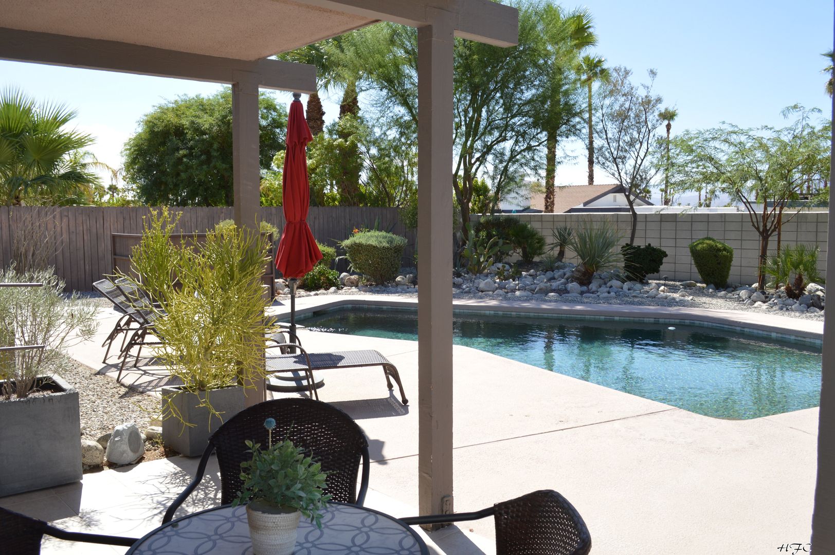 Palm Springs House: 1371 E Francis Dr