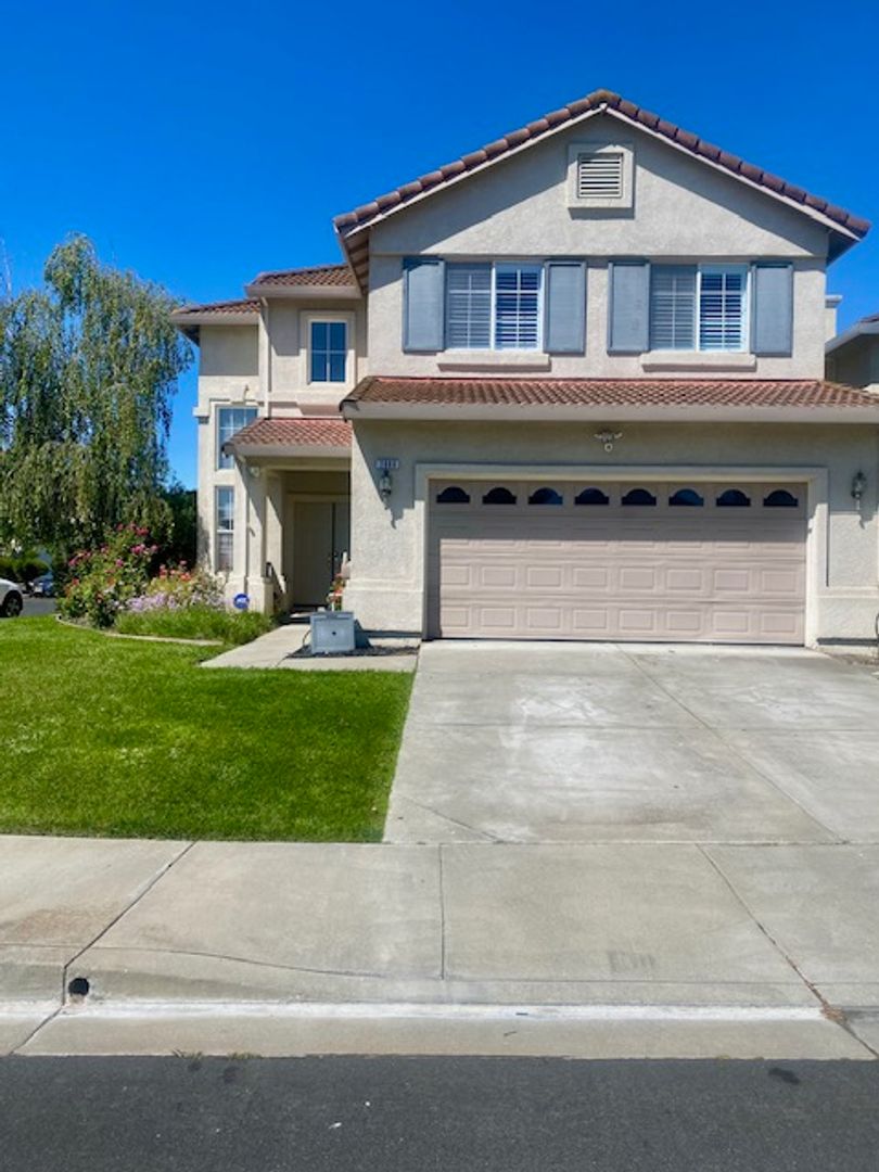 Pleasanton House: 2808 Elsnab Ct