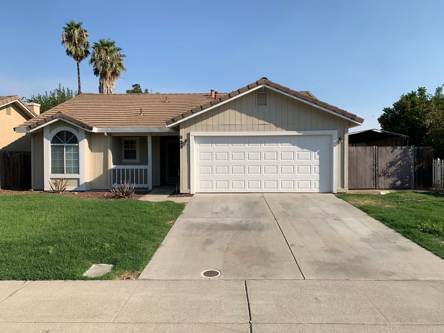 Lathrop House: 321 Thomsen Rd