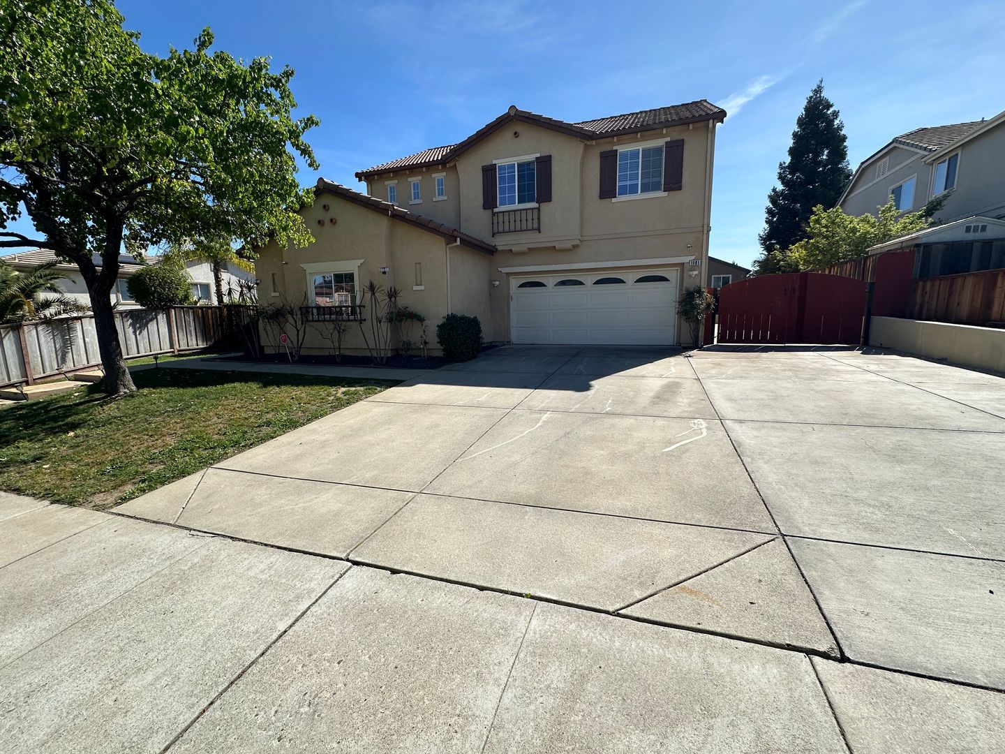 Antioch House: 1901 Colosseum Wy