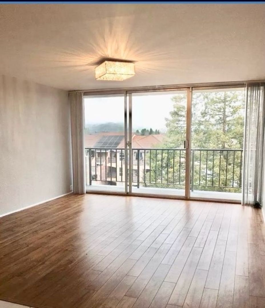 Fremont House: 3909 Stevenson Blvd
