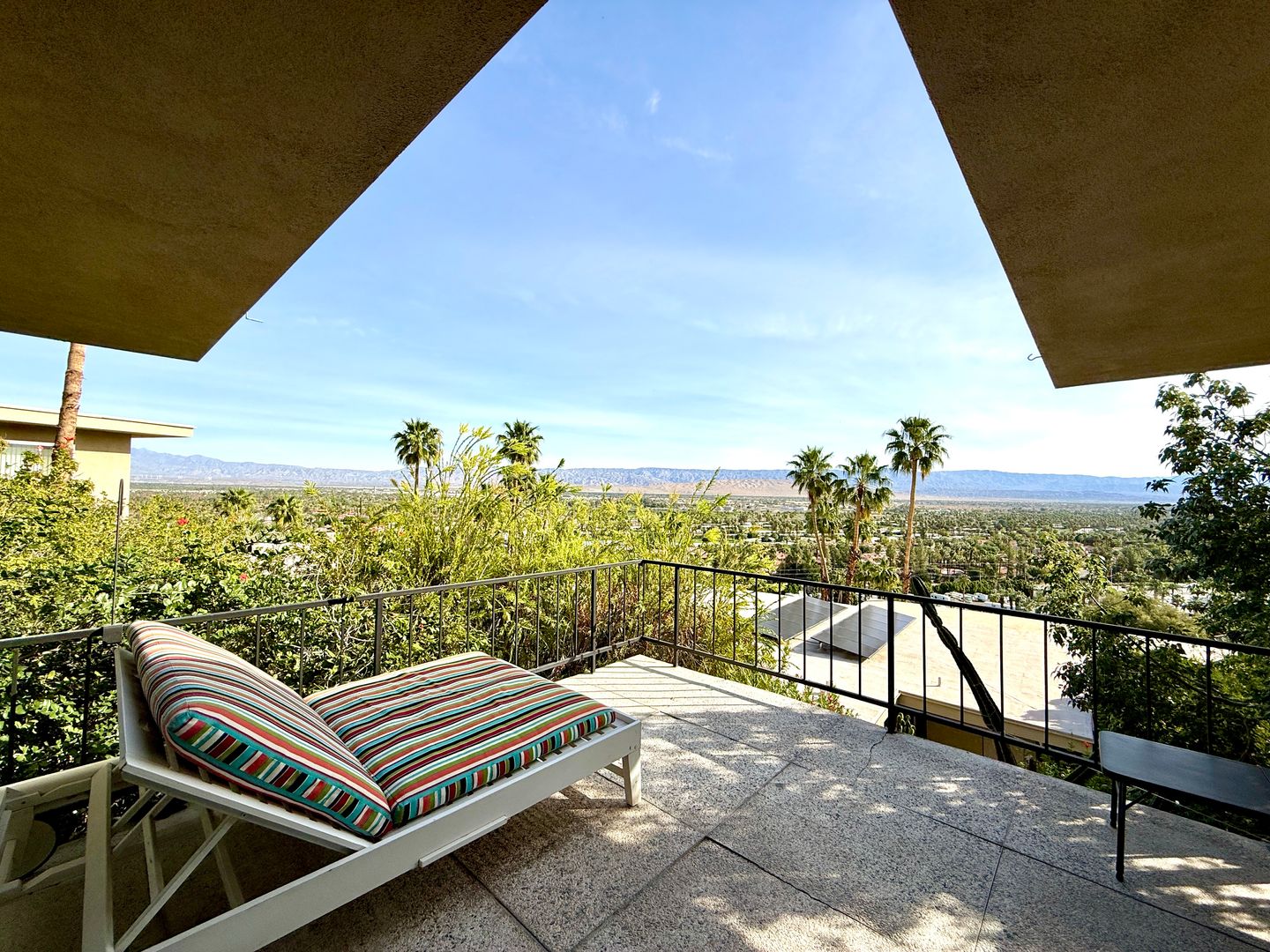 Palm Springs Condo: 2120 Southridge Dr