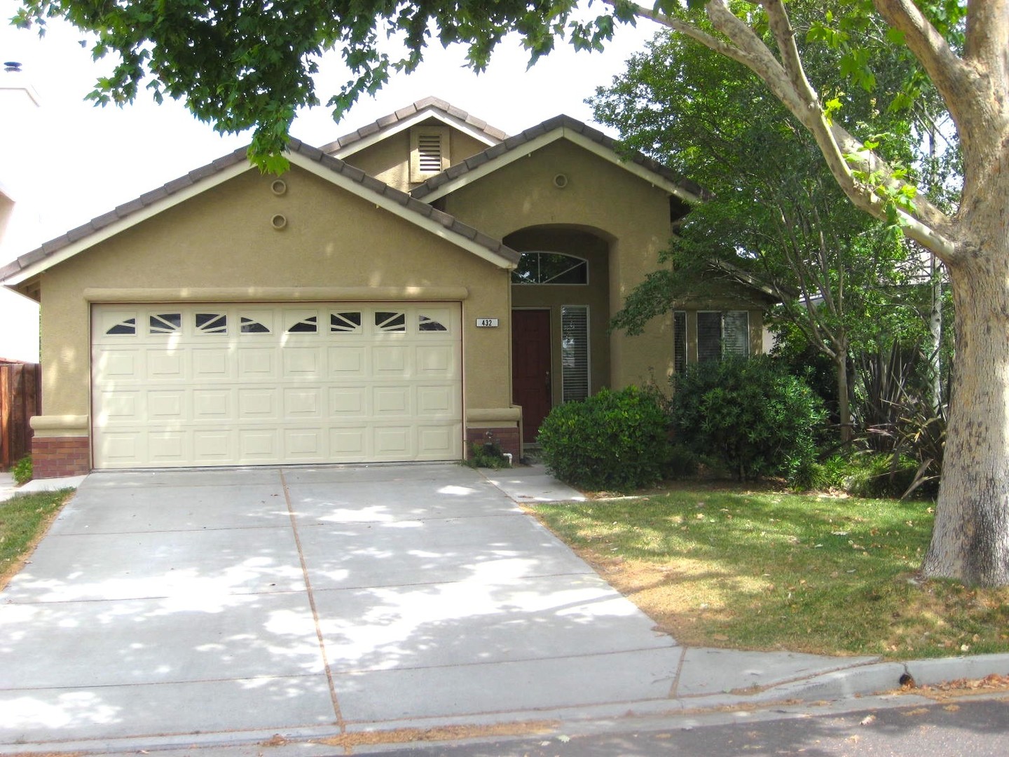 Brentwood House: 432 Apple Hill Drive