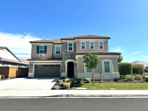 Gorgeous Custom 5 Bedroom 4 Bath Home in Brentwood Gated Community. – photo 1