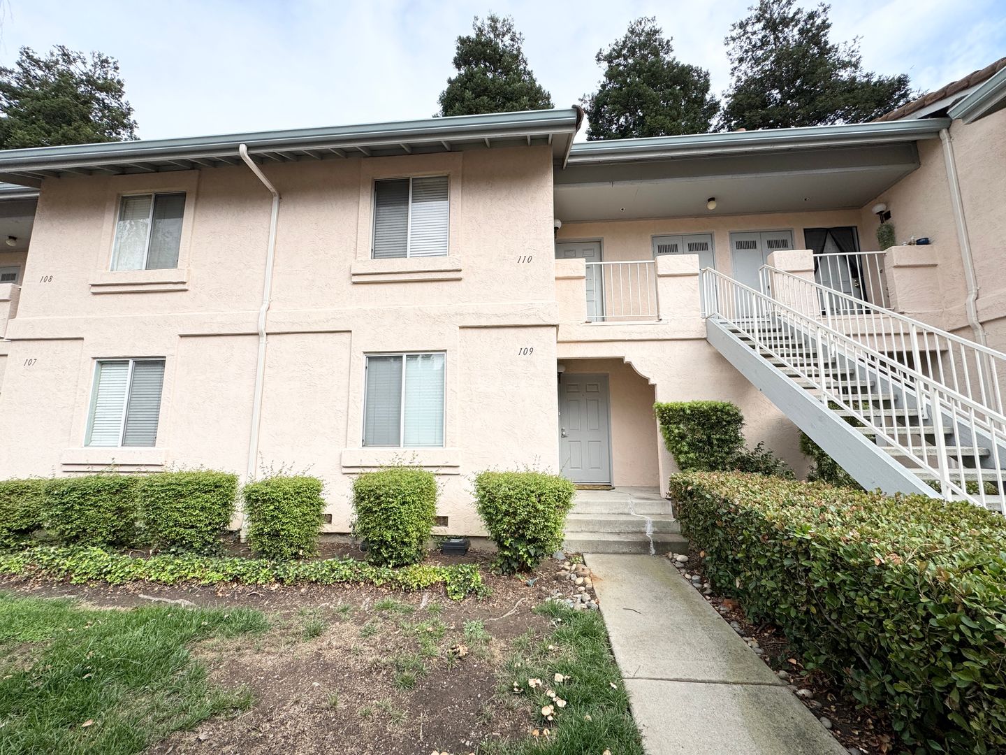 Perfect Shape Livermore Condo with many upgrades