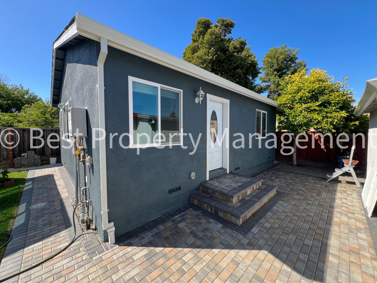 Fremont House: 4151 Hawkins St