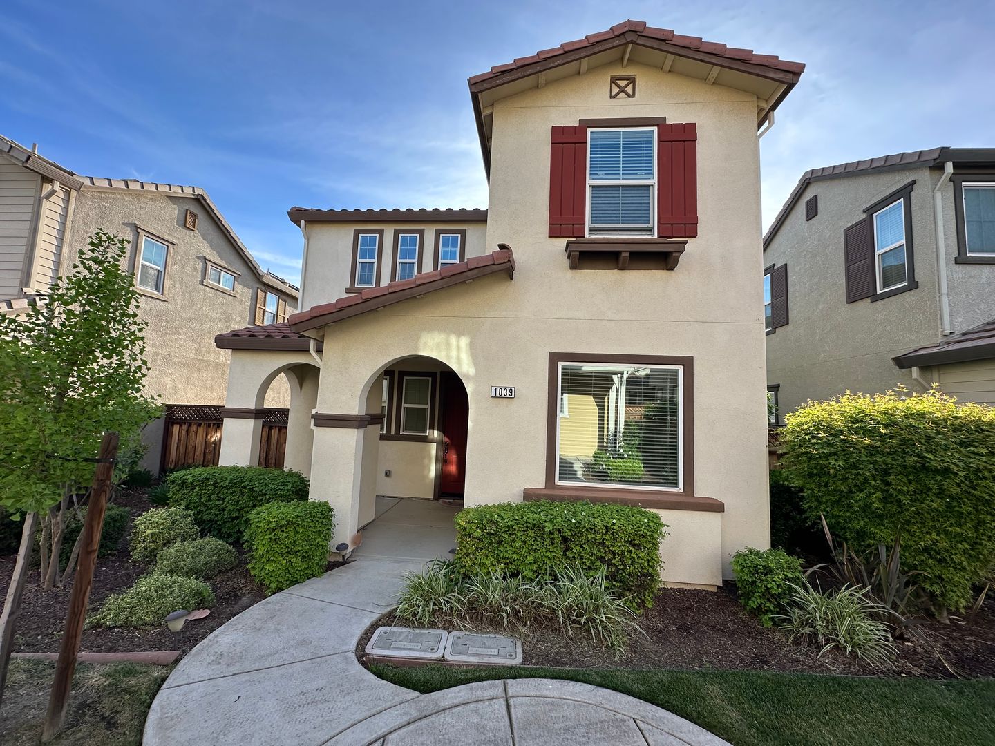 Mountain House House: 1039 S Fowler Ln