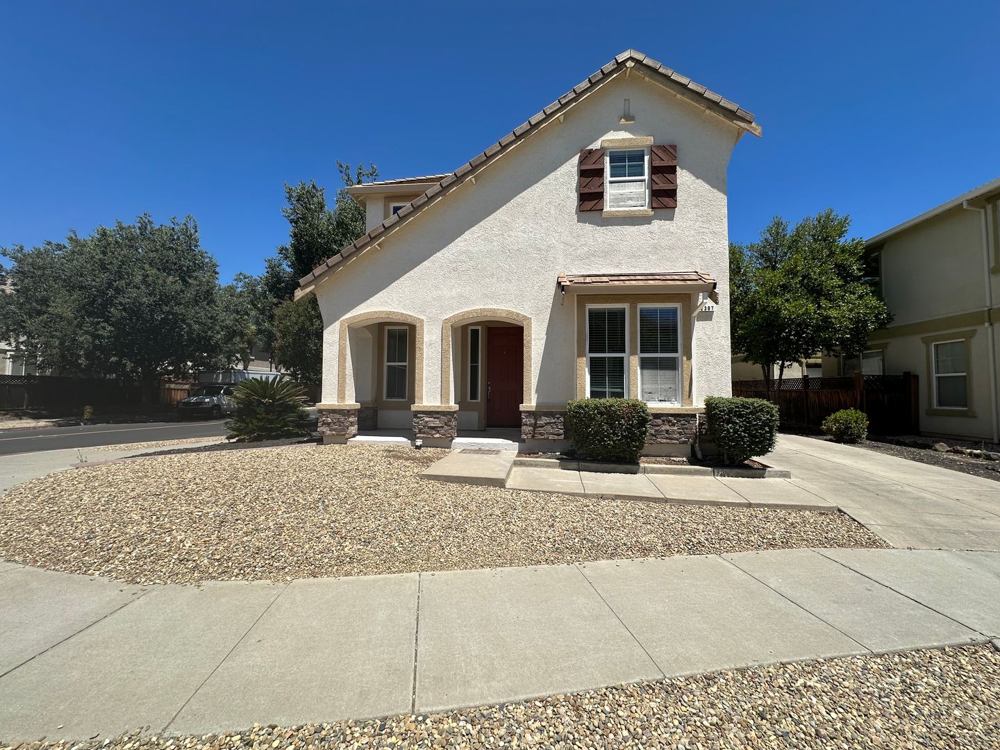 Brentwood House: 2397 Tamalpais Ave.