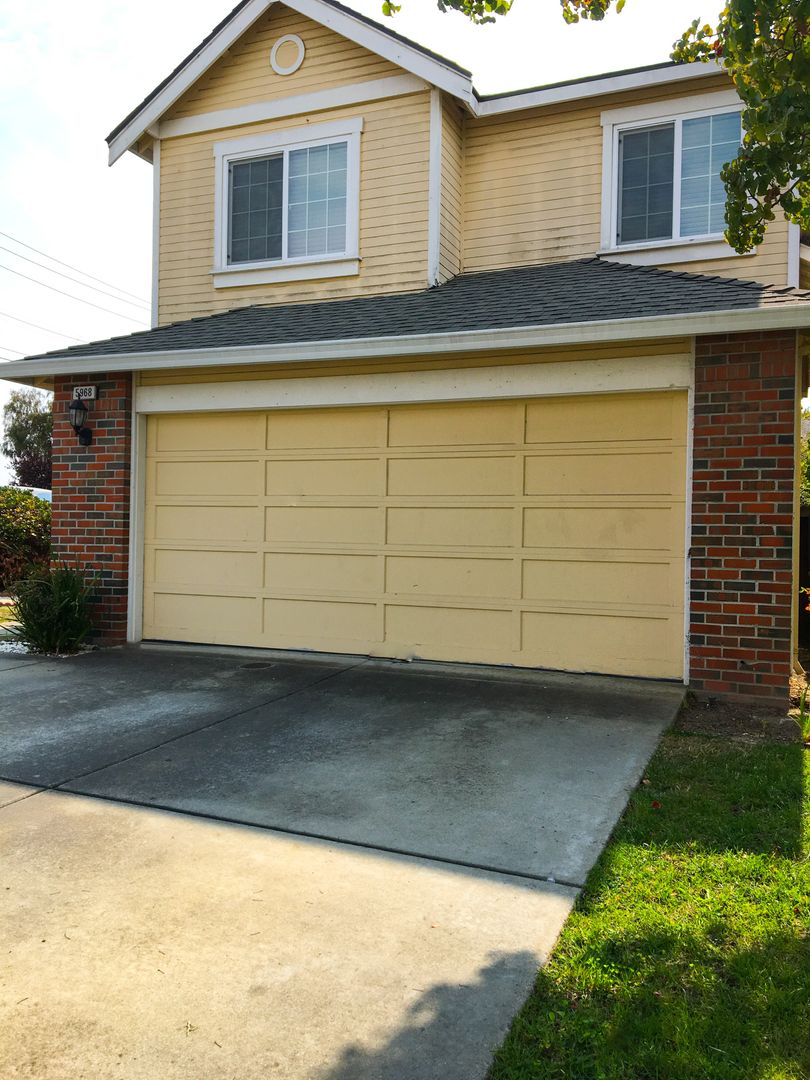 Fremont House: 5968 Show Terrace