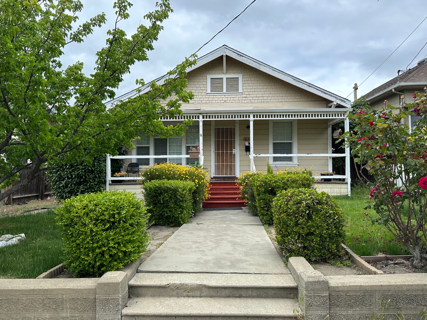 Antioch House: 112 W. 5th St.