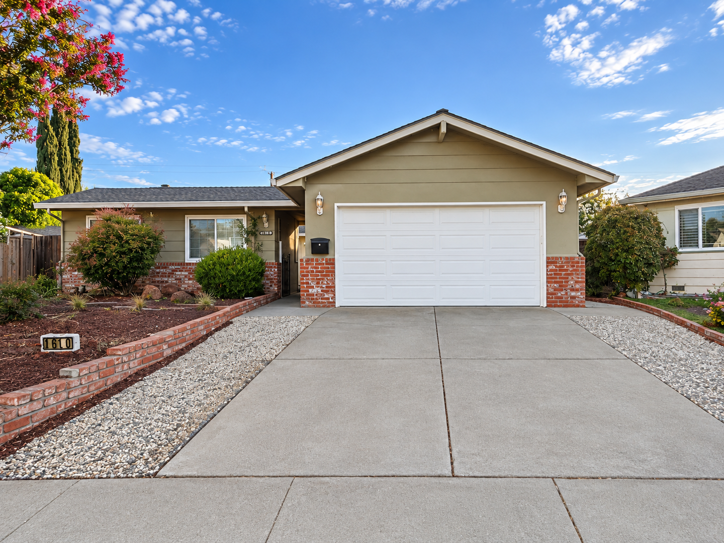 Fremont House: 4610 Chateau Park Ct