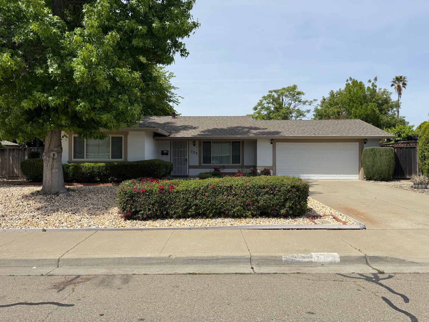 Livermore House: 724 Saturn Way