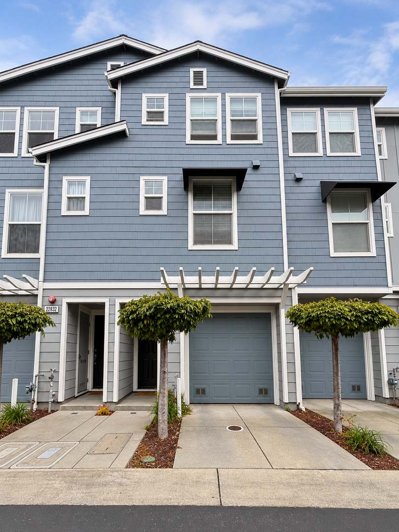 Hayward House: 22836 Evanswood