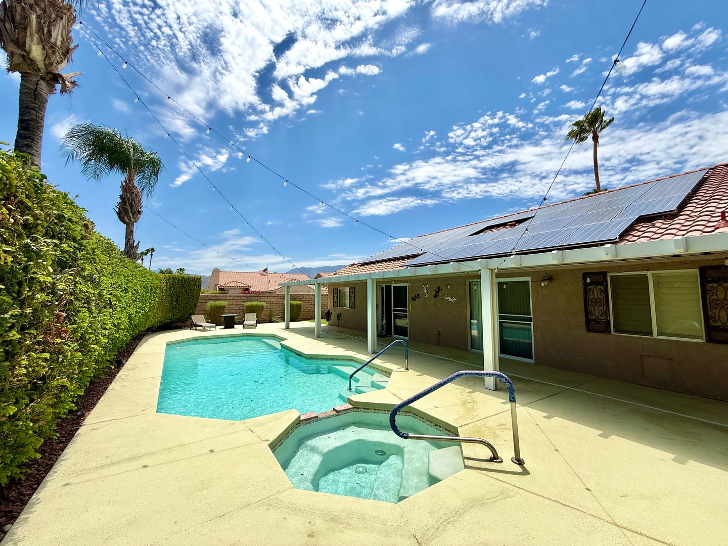 Cathedral City House: 30230 Amy Cir