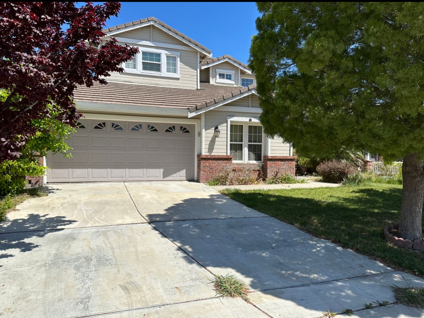 Tracy House: 2283 Gary Ln