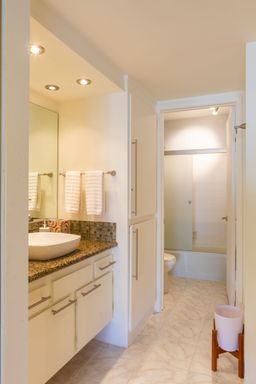 1411 N Sunrise Way #21, Palm Springs, CA 92262