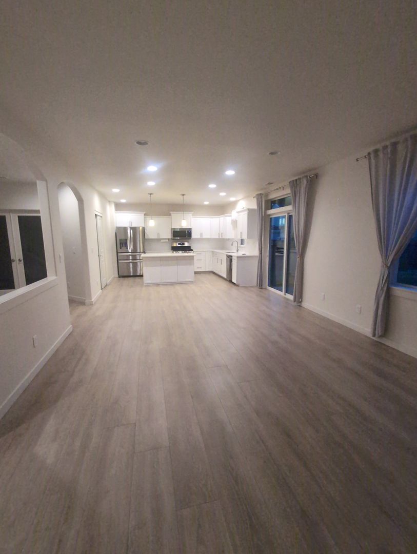 Dallas House: 536 SE Lines St