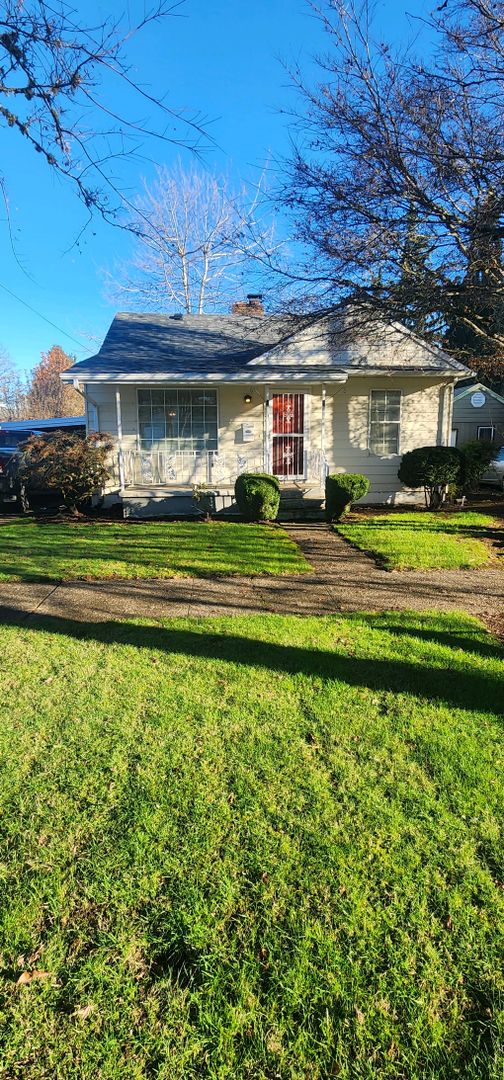 Dallas House: 1324 SW Levens St.