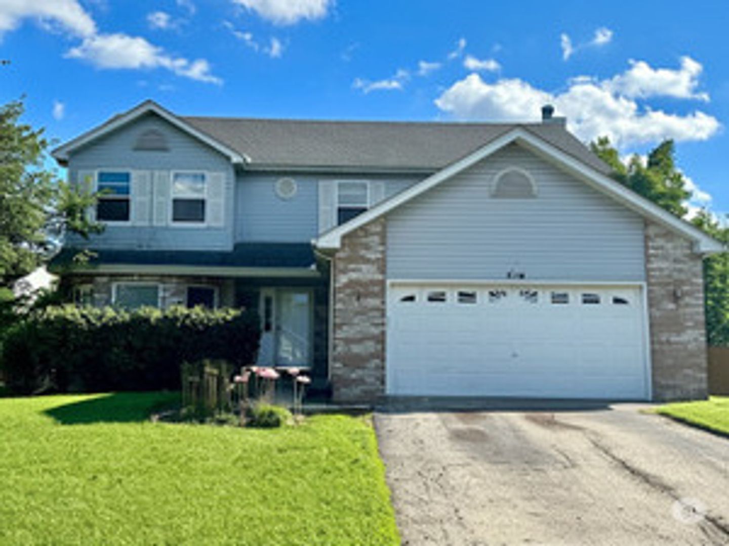 Oswego House: 416 Fawn Dr.