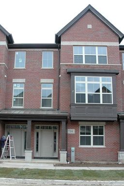 Beutiful 3 bed 2.1 bath Townhome – photo 1