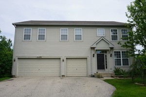 Single family home with 4 bedroom 2 bath