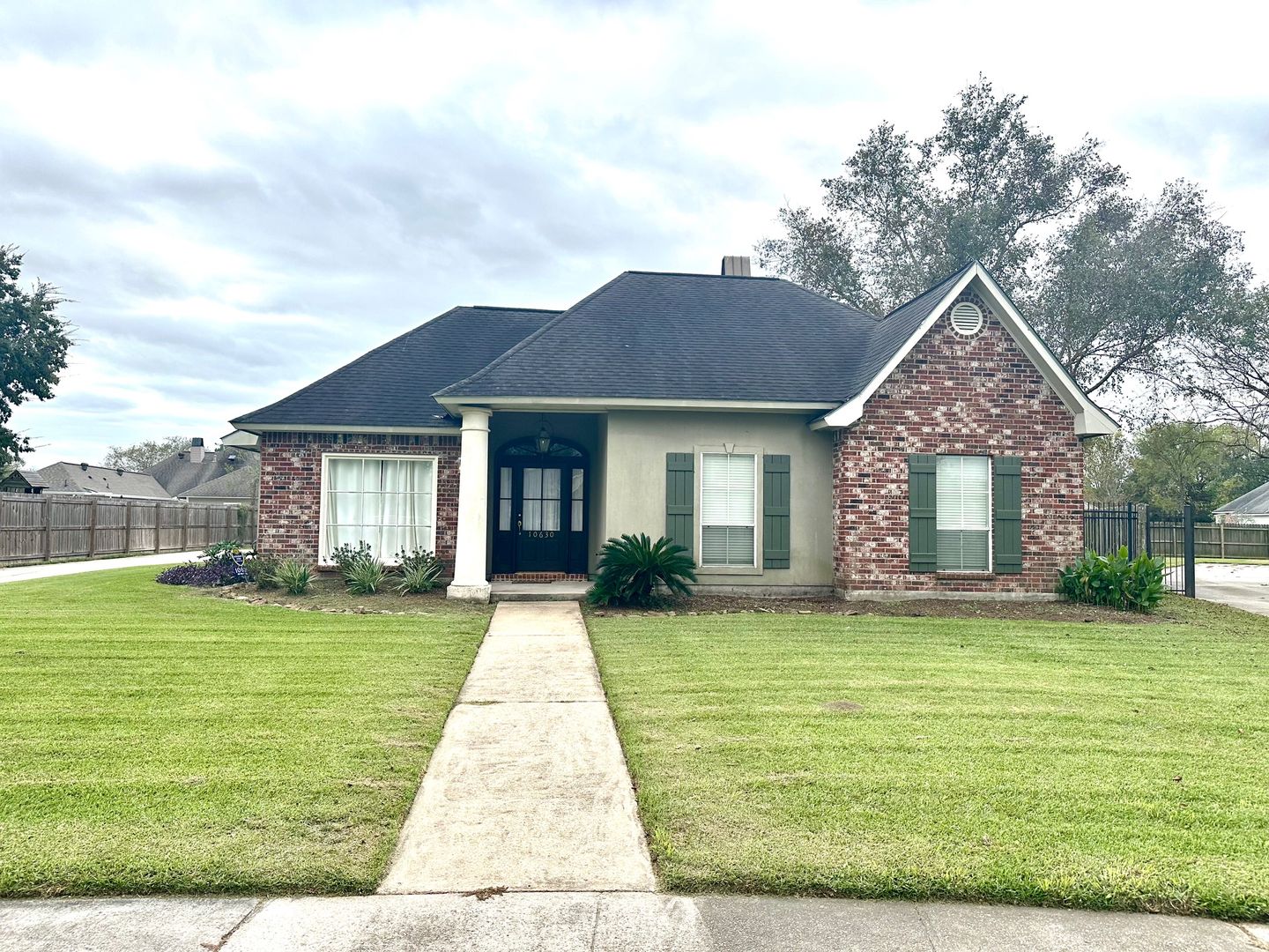 Baton Rouge House: 10630 Hilltree Dr